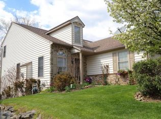 423 Rabbit Hill Ln, Lancaster, PA 17603