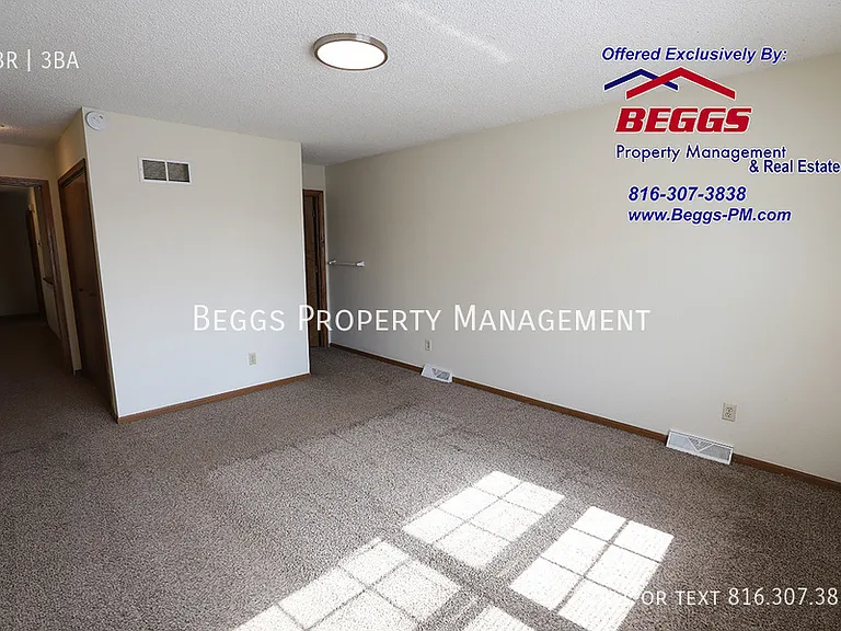 317 Dains St — Photo 8