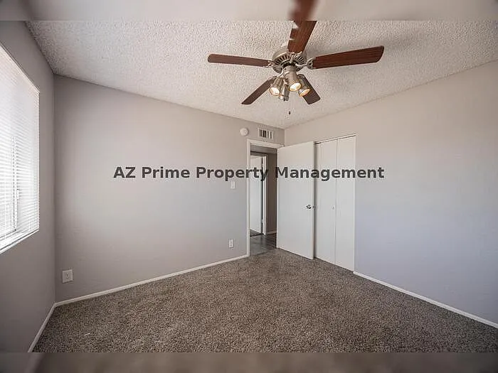 4704 S La Rosa Dr — Photo 18