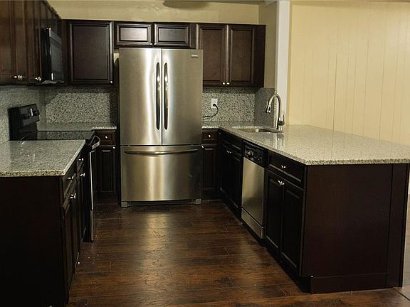4th image of 170 Park Ln