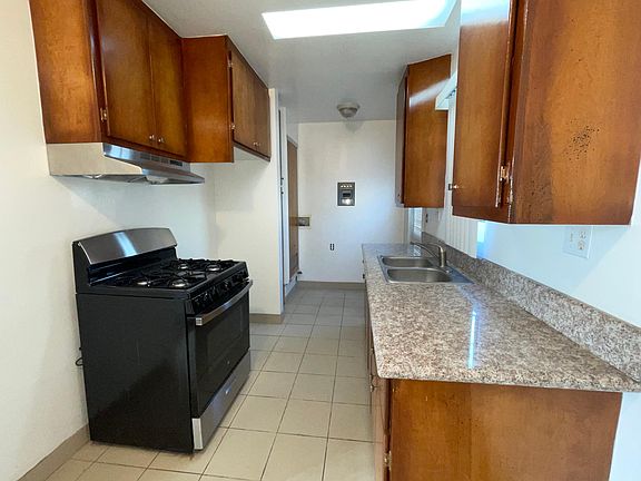 2nd image of 314 W Providencia Ave APT D