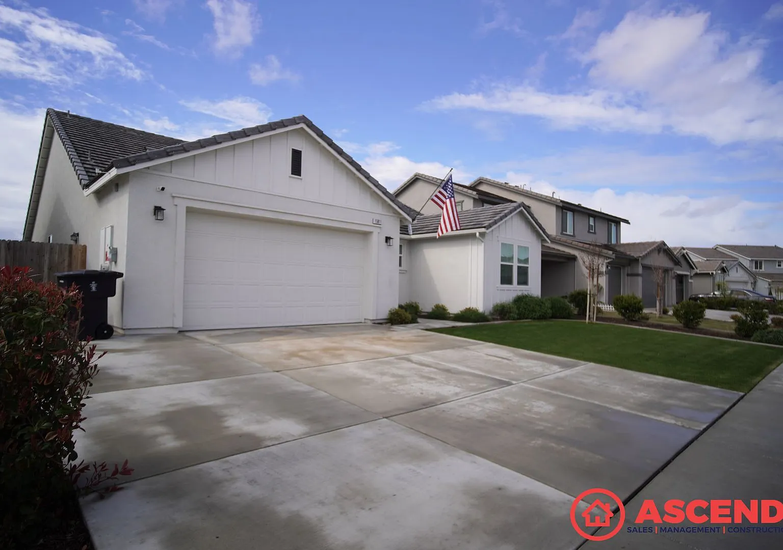 Beautiful Home Off S Heath and Stockdale Hwy! — Photo 2
