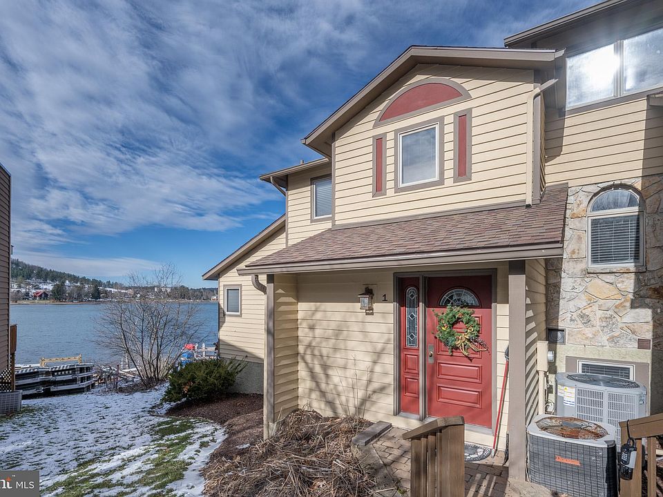 1st image of 1601 Deep Creek Dr #1A
