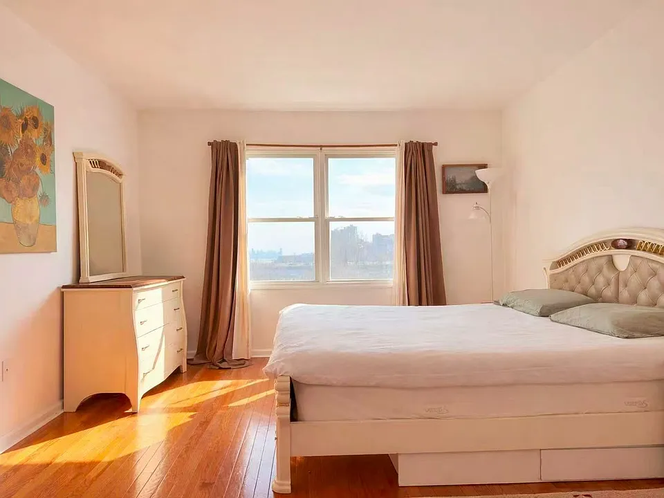 330 The Promenade #330