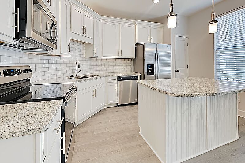 1st image of 356 Kara Ln