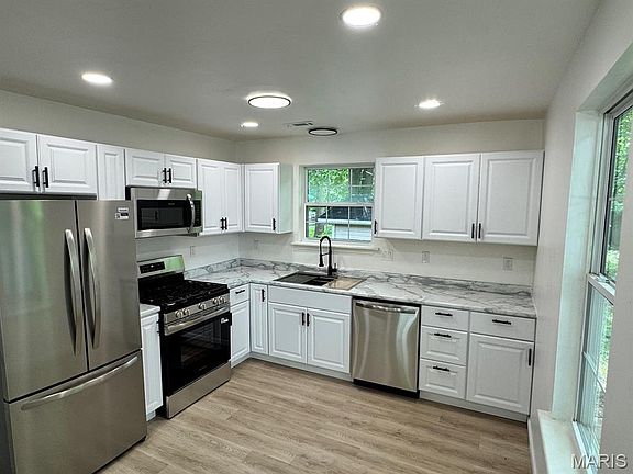 5th image of 1404 W Worley St