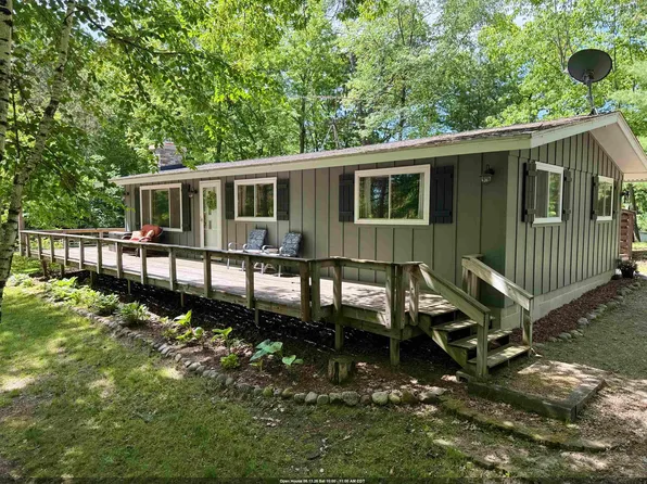 E2605 Pine Ct, Waupaca, WI 54981