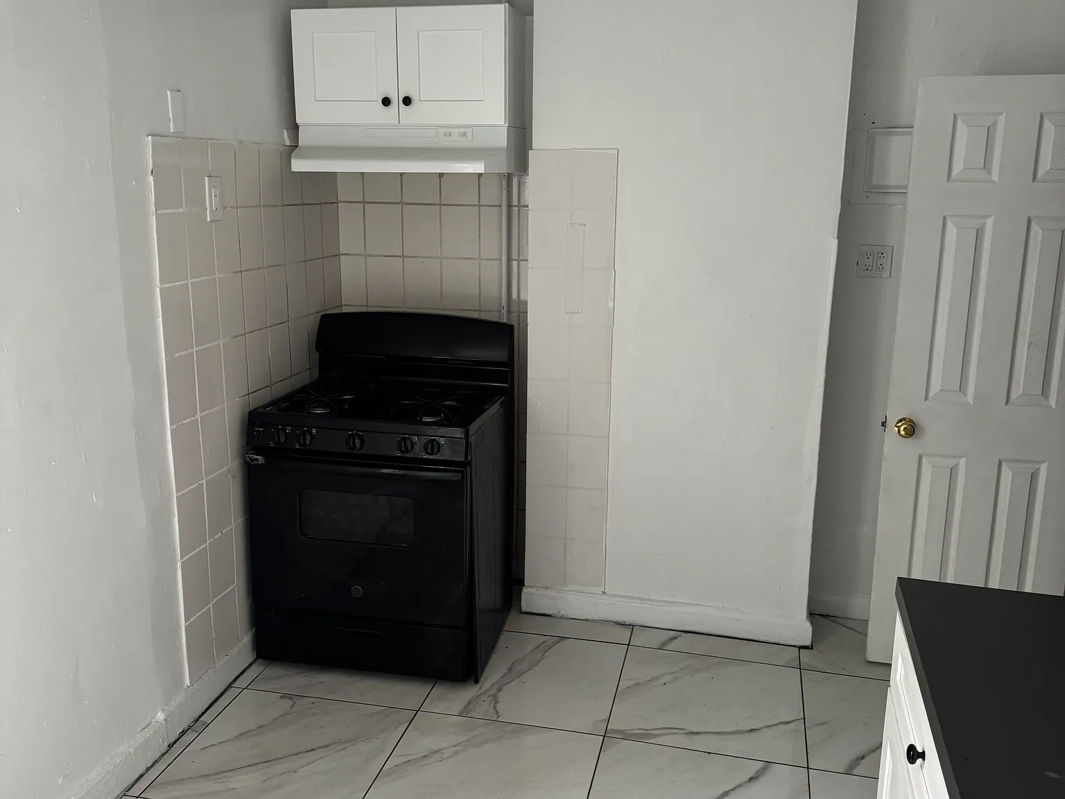 3 bed, $2,700 — Photo 2