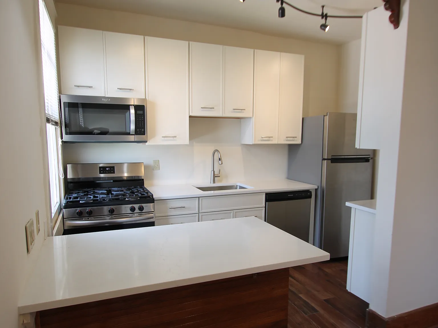 1 bed, $1,350 — Photo 2