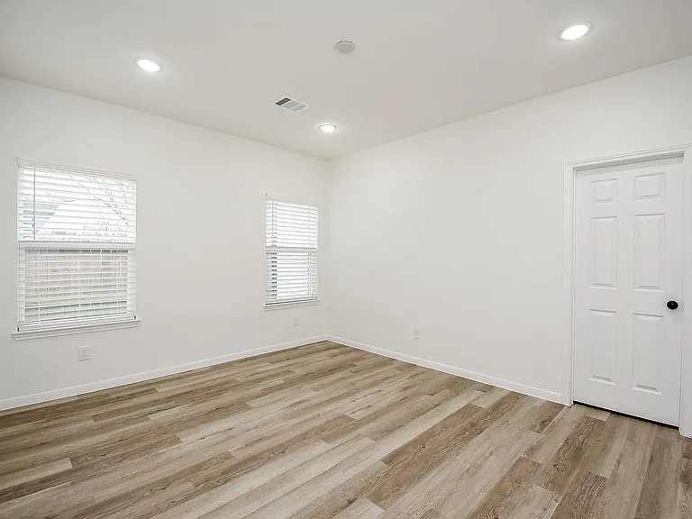 2139 Counter Point Dr — Photo 32