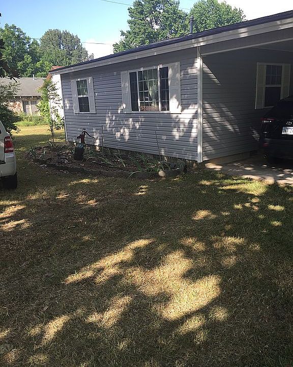 Front of manufactured home