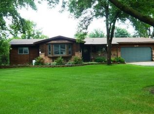 20420 Howland Ave, Lakeville, MN 55044
