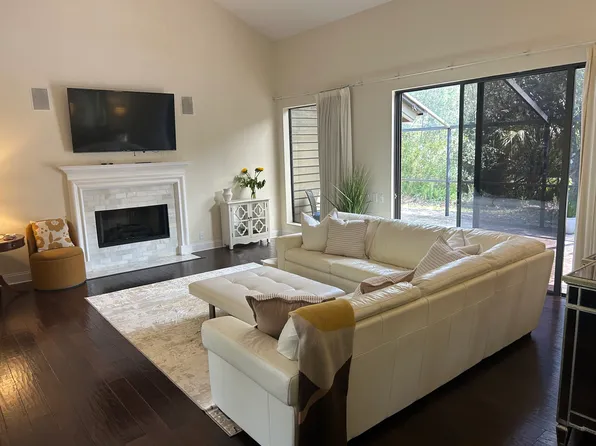 5344 Cobblestone Ct, Zephyrhills, FL 33543