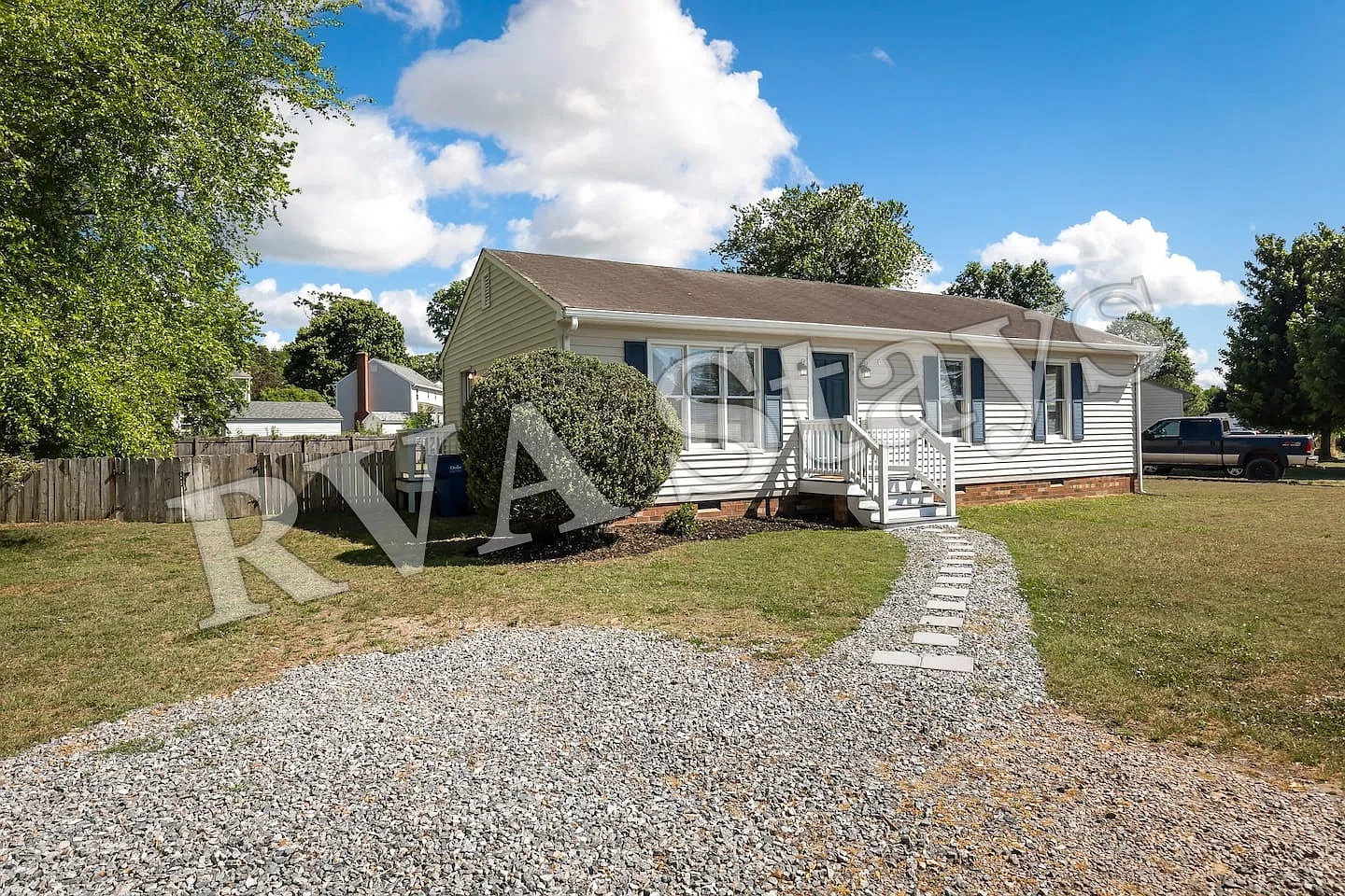 3 bed, 1086 sqft, $3,450 — Photo 2