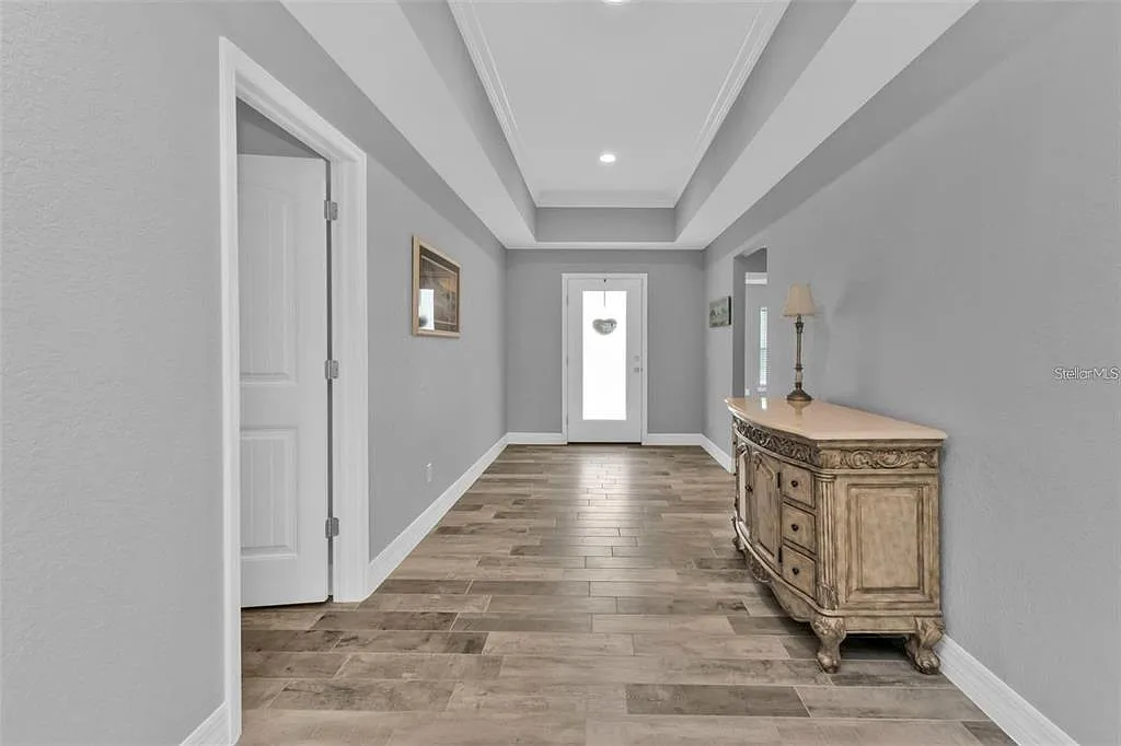3 bed, 2.0 bath, 1798 sqft, $2,600 — Photo 2