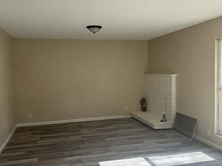 679 S Freeway Dr #2 — Photo 7