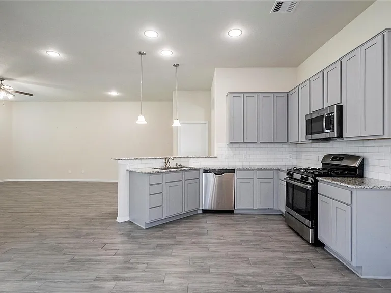 3227 Fairhaven Ln — Photo 18