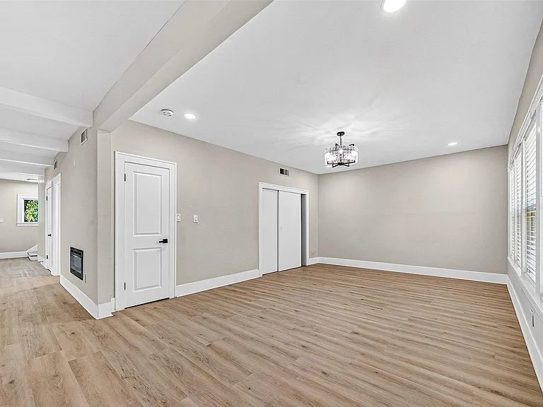 1821 Harold St — Photo 6
