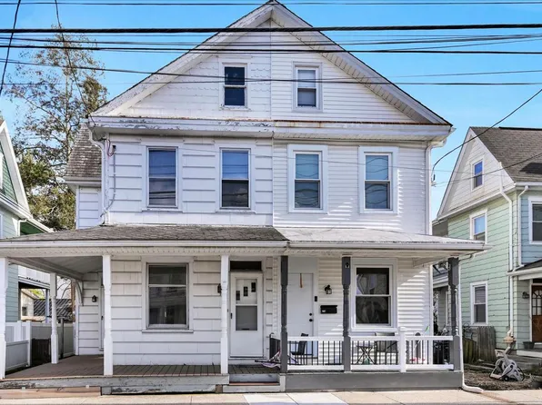 117 W Ferdinand St, Manheim, PA 17545