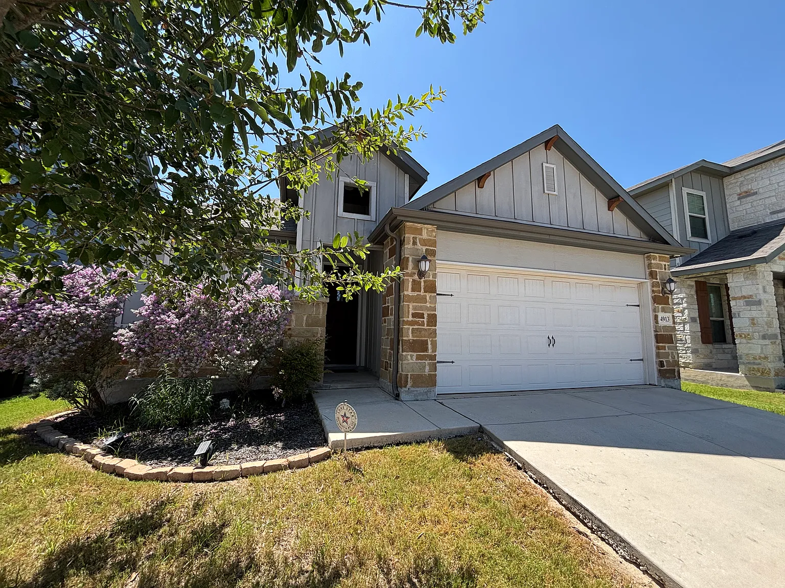 3 bed, 1857 sqft, $2,000 — Photo 2