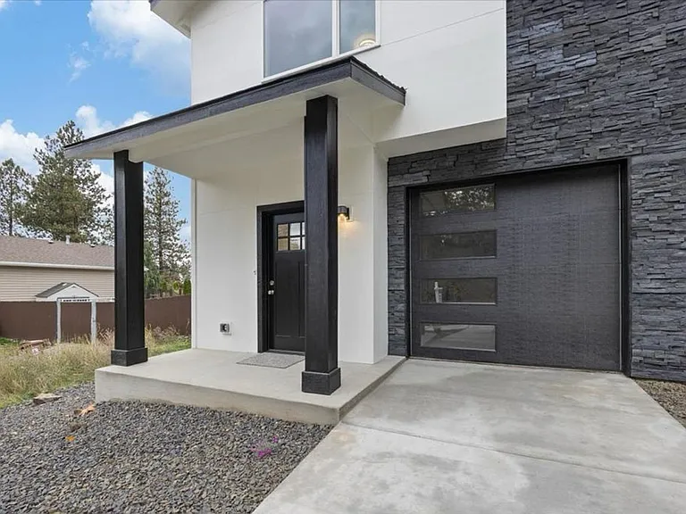 4237 E Pratt Ave — Photo 2