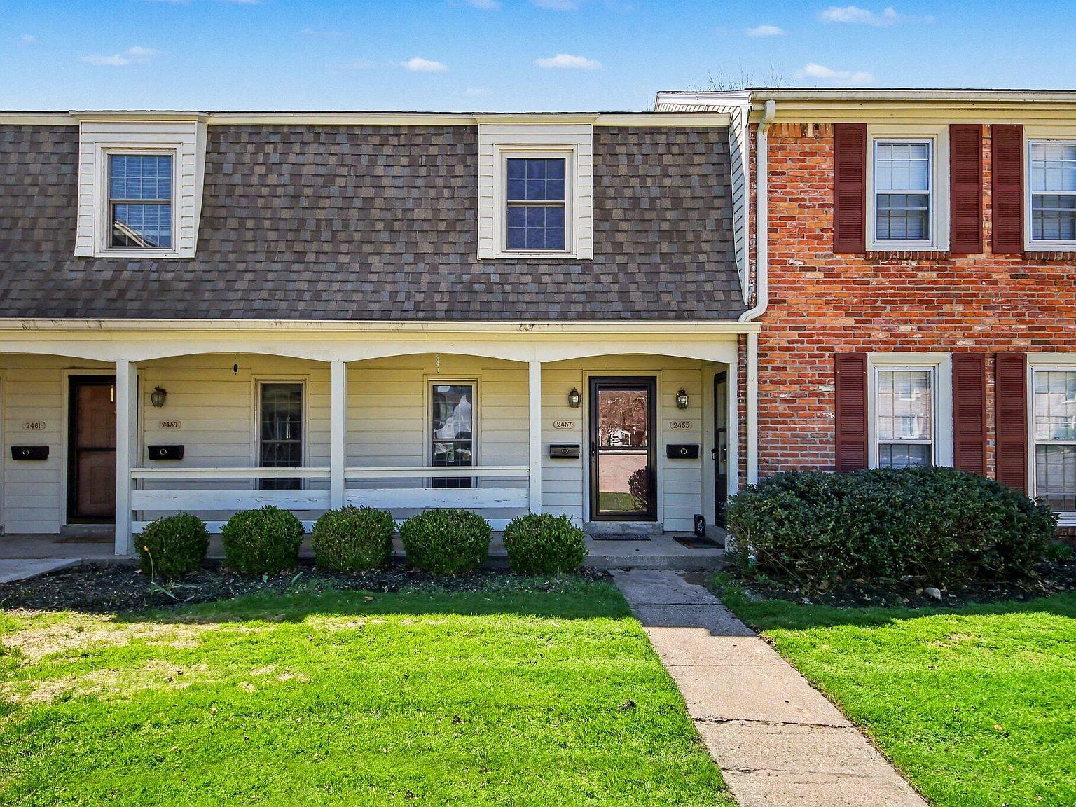 あーぼページ 2457 Abbington Dr SE, Grand Rapids, MI 49506 | Zillow