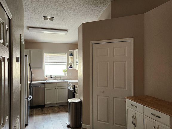 5th image of 11408 Pinewood Cove Ln