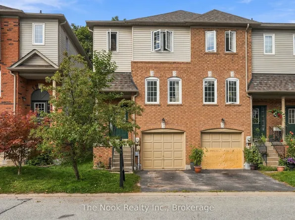 33 Aspen Park Way, Whitby, ON L1N 9M6