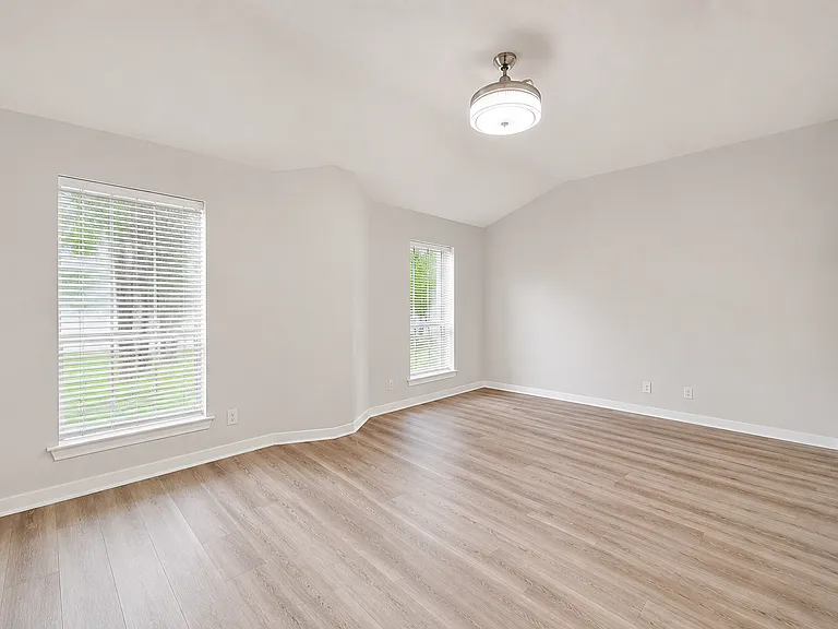 17402 Hamilwood Dr — Photo 6