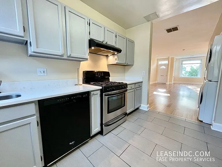 2025 Flagler Pl NW — Photo 11