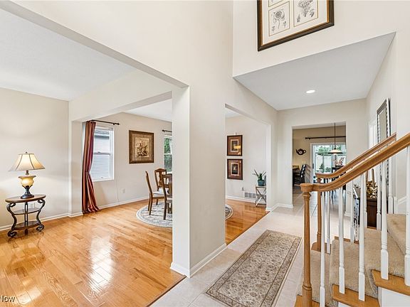 3rd image of 32925 Titus Hill Ln
