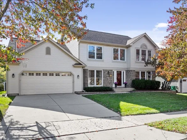 0N678 Courtney Ln, Winfield, IL 60190