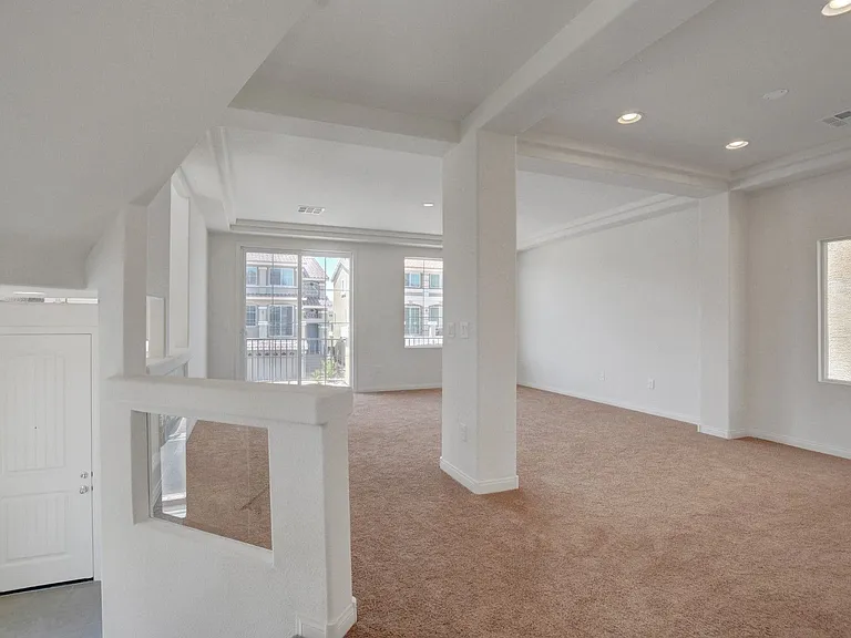 9824 Grey Sands St — Photo 3