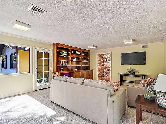 5th image of 27925 Pontevedra Dr