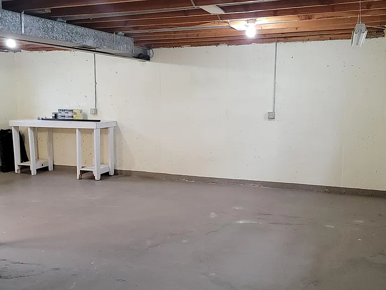240 Country Club Blvd #B — Photo 25