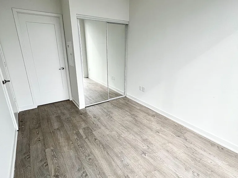 60 Princess St #1015 — Photo 2