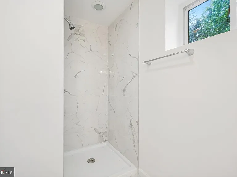 2615 Otis St NE — Photo 23