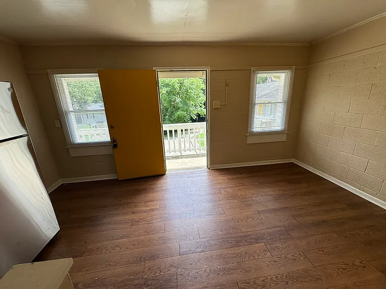 Gurley Flats — Photo 25