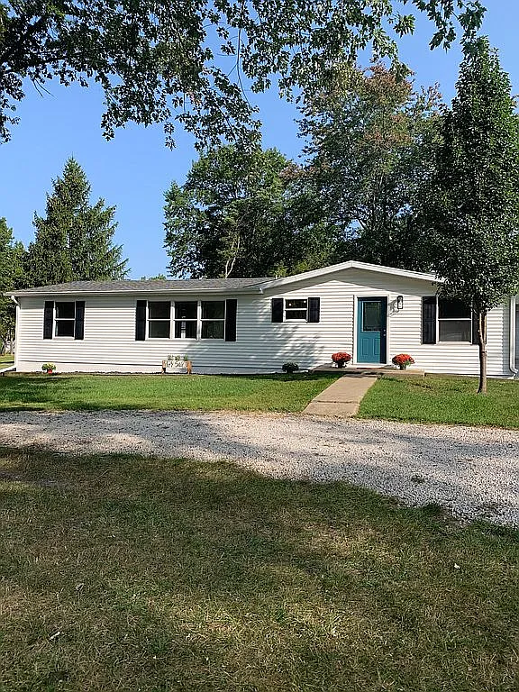 101 Elm Dr photo 1