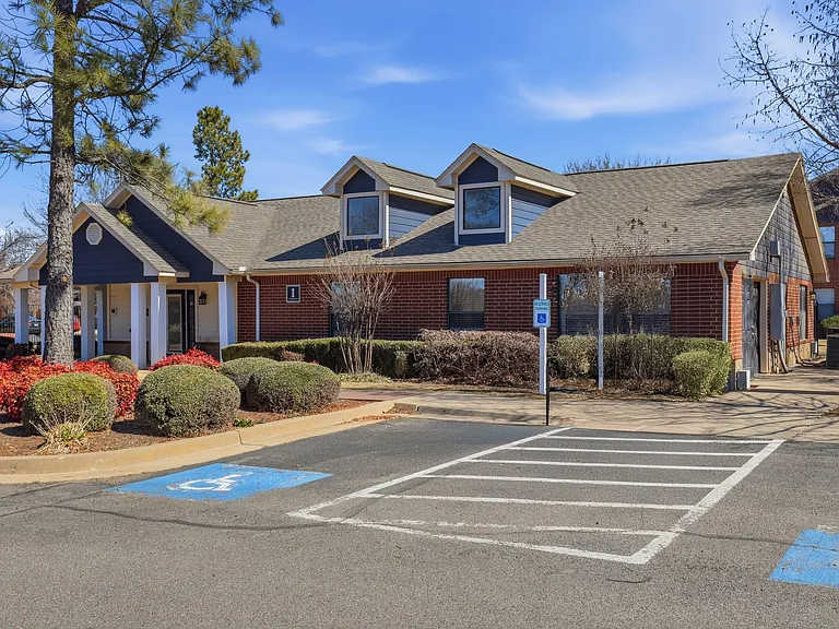 Edmond at Twenty500 Apartments — Photo 38