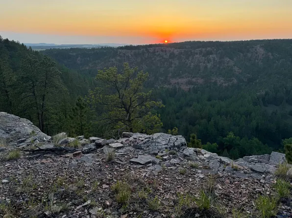 11562 Red Canyon Rd, Hot Springs, SD 57747