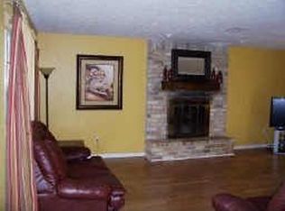 214 Oxford Dr, Conroe, TX 77303