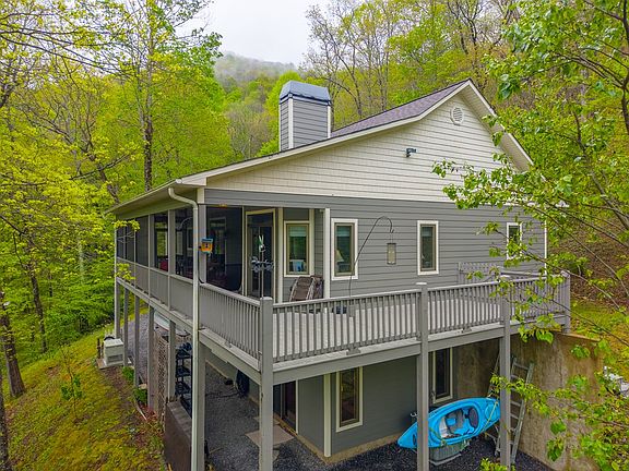 3rd image of 610 Highlander Loop Ln