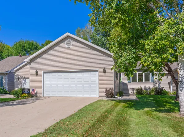 71 Prairiewood Xing S #B, Fargo, ND 58103