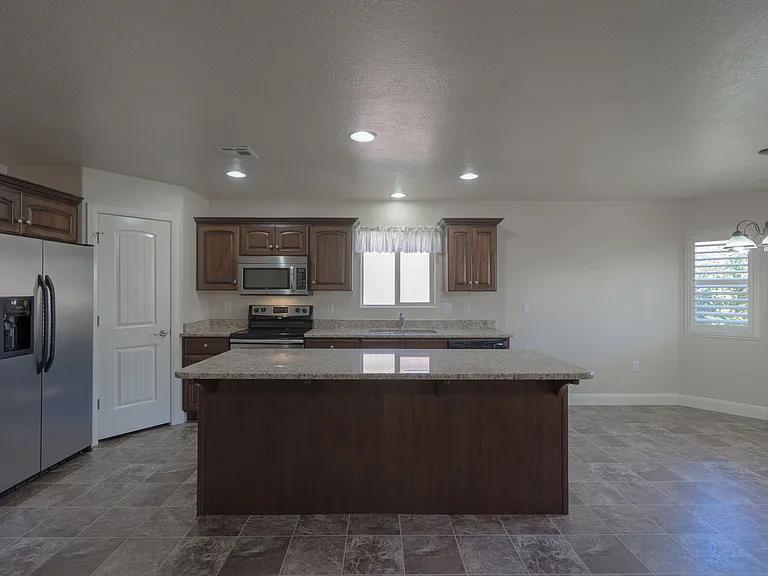 986 Camel Springs Dr — Photo 30