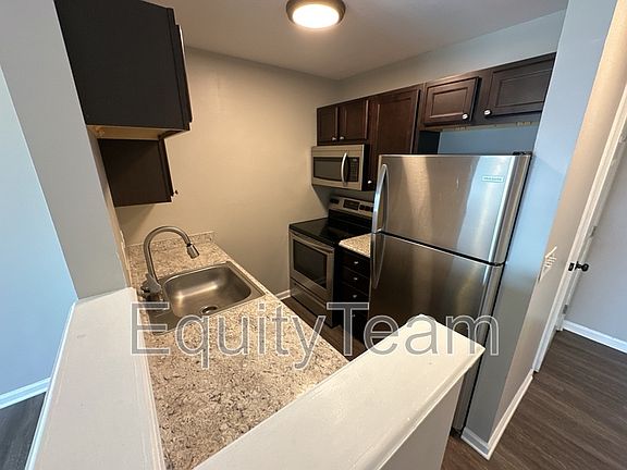 5th image of 2600 Bushnell St #11