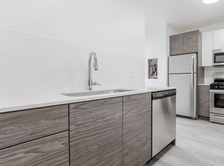1704 W Glenlake Ave #1, Chicago, IL 60660
