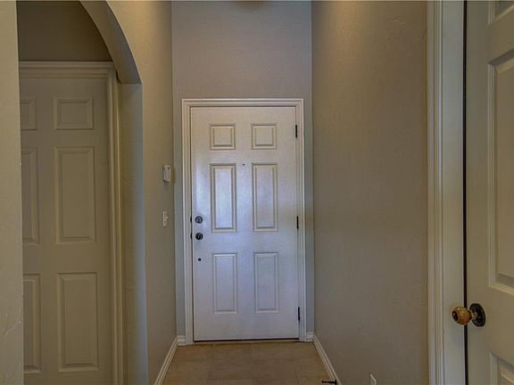 3rd image of 624 SW 41st St