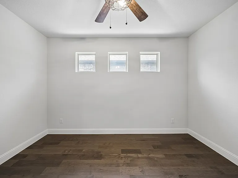 228 Glenwood Dr — Photo 18