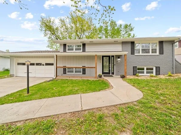 2317 Cougar Rd, Saint Joseph, MO 64506